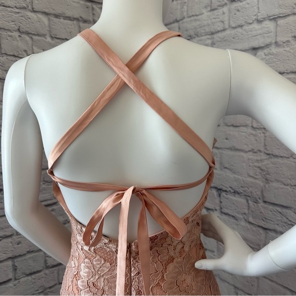 Lulus  woman’s dress - Picture 5 of 8